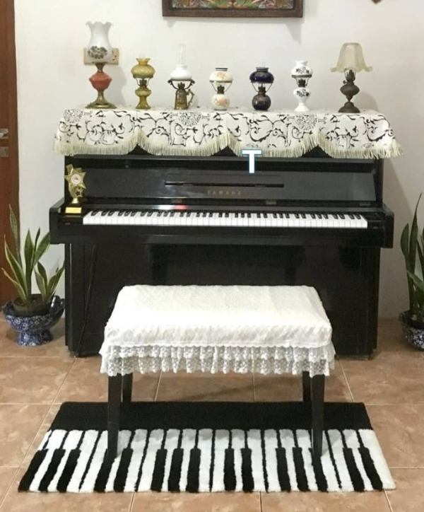 Keset Panjang piano